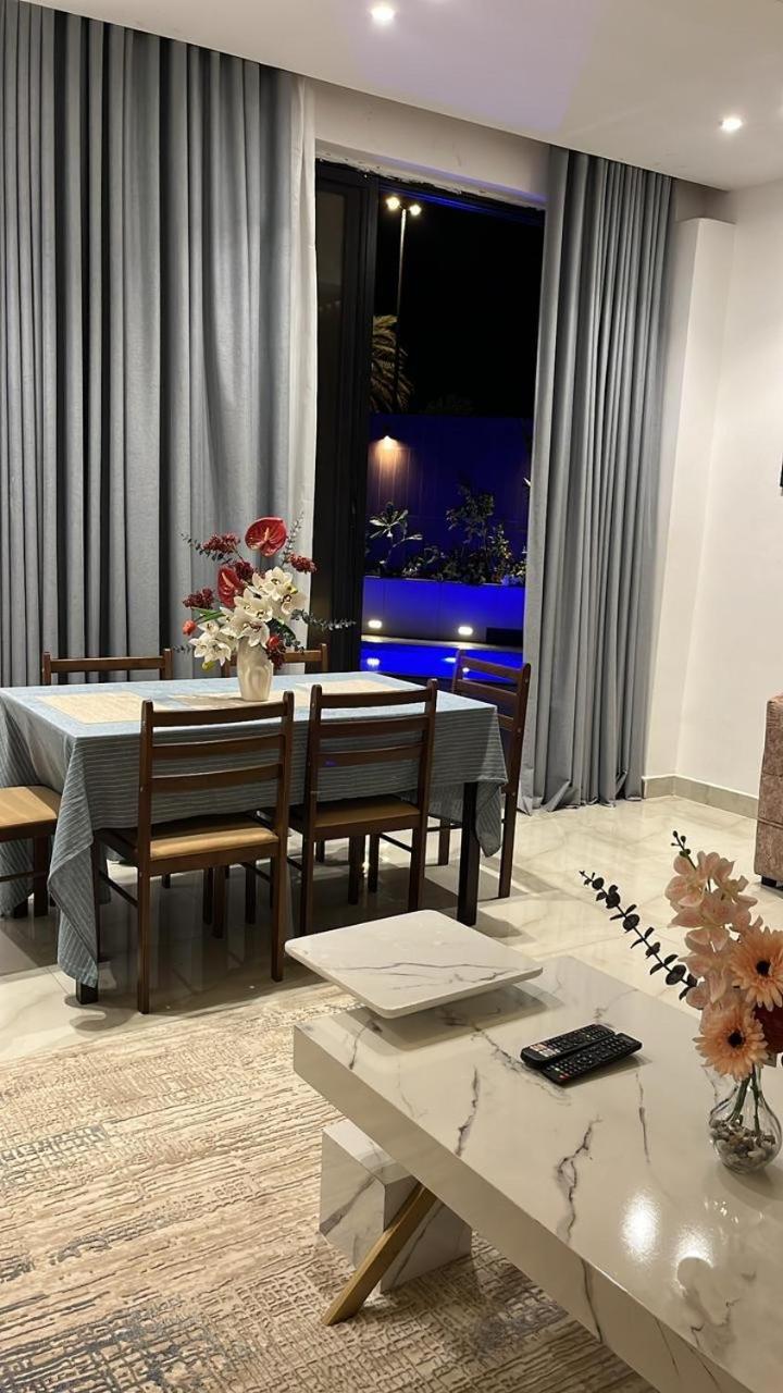 أجنحه الفرسان الفاخره Al Ula Luaran gambar